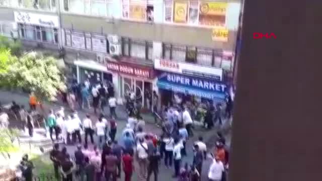 Fatih Sokakları Savaş Alanına Döndü; Bıçaklama Anı Kamerada-1