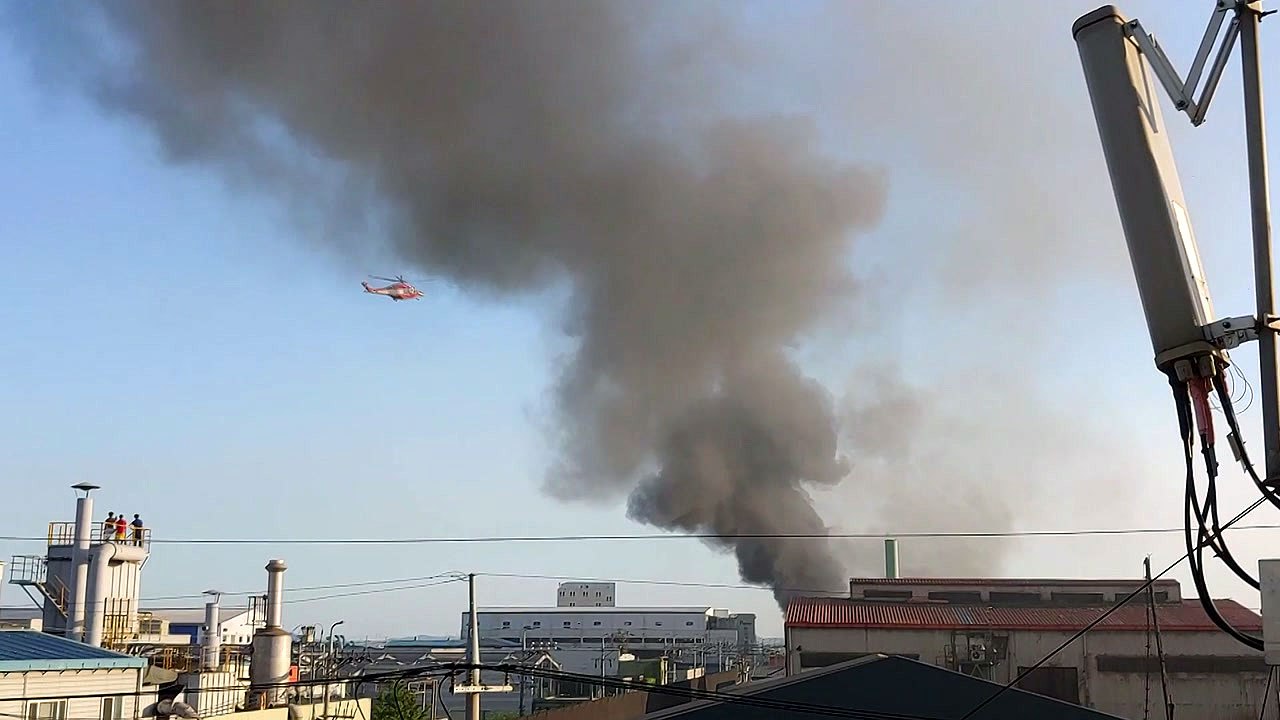 인천 화장품 공장에서 불...3명 연기 흡입 / YTN