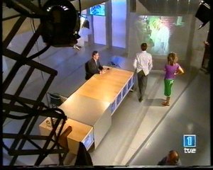 TVE 1 - David Cantero intenta dar paso a Lorenzo Milá (20-10-2006)