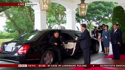 Trump Kim summit- Kim arrives at the hotel - BBC News