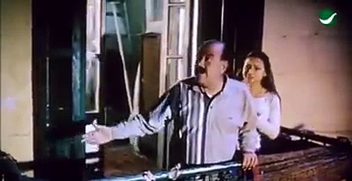 يا أم نيازي صحي نيازي وقوليله ضبش حرامي :D مشهد كوميدي من فيلم غبي منه فيه شاهد الفيلم كاملا عبر الرابط:
