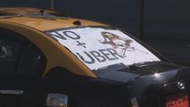 Taxistas chilenos protestan contra la regulación de Uber
