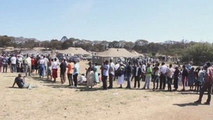 Finaliza una jornada electoral histórica en Zimbabue con alta participación