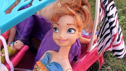 Pool Fun! Elsa & Anna Toddlers Big Barbie Pool Party! Chelsea Mermaid Toys Dolls Windsurfi