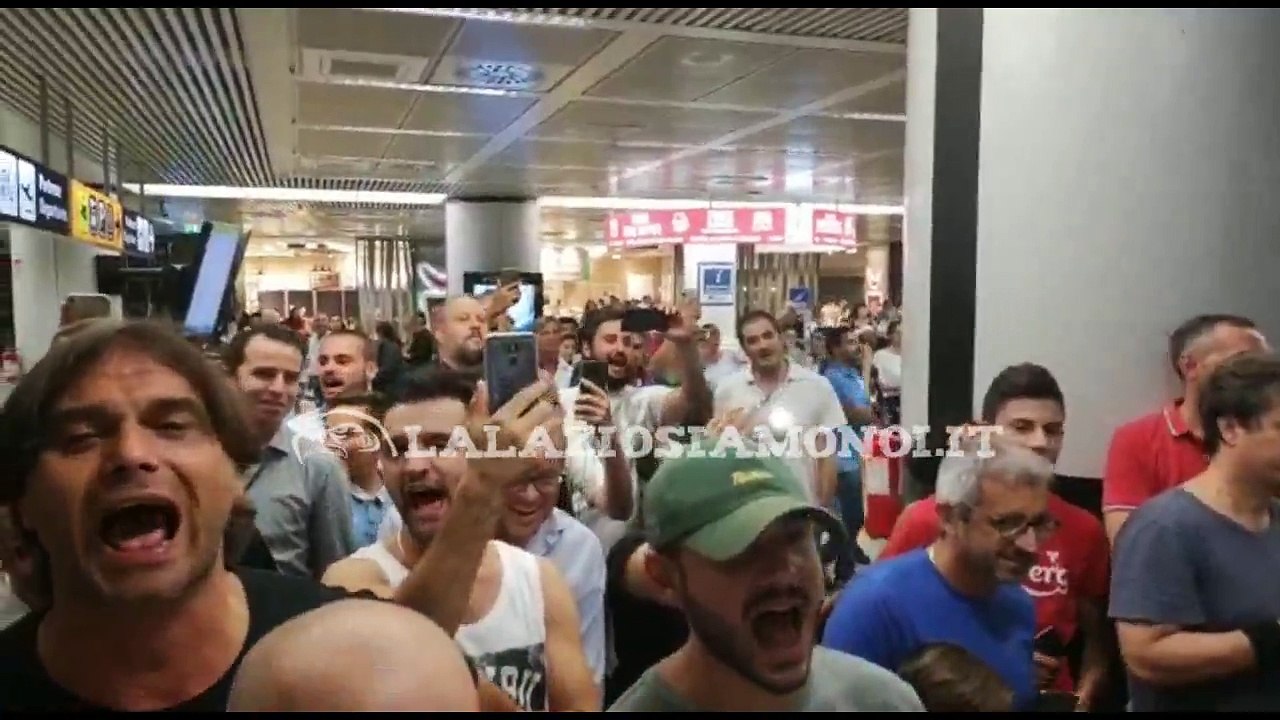 VIDEO - EL TUCU CORREA E' SBARCATO A ROMA - DELIRIO A FIUMICINO