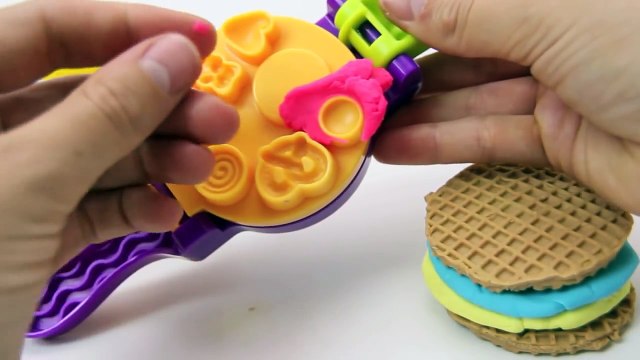 Play doh Scoops n Treats DIY Ice Cream Cones, Popsicles, Sundaes, Waffles Play Dough Dess