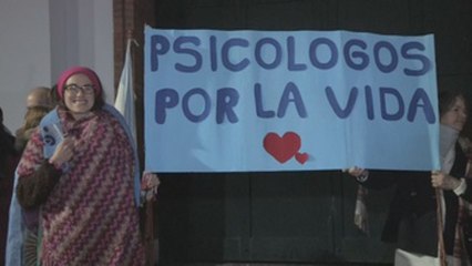 Colectivo pro vida se manifiesta contra aborto ante residencia de Macri