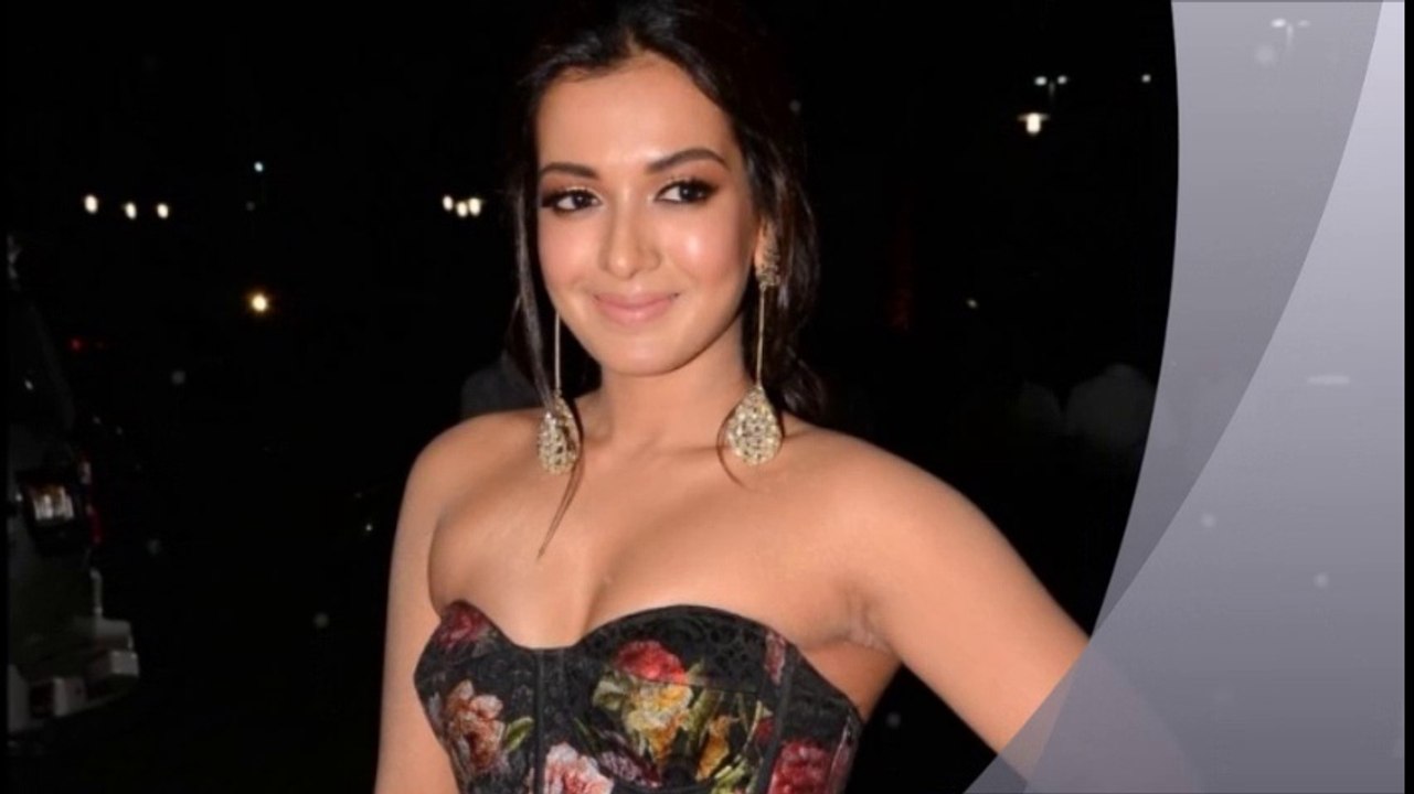 Catherine Tresa Hot At Red Carpet 65th Jio Filmfare South Awards 2018