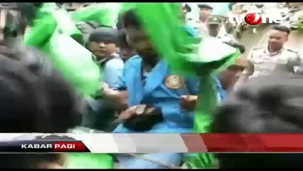 Demo Protes Pungli Sekolah Dasar di Tangsel Ricuh