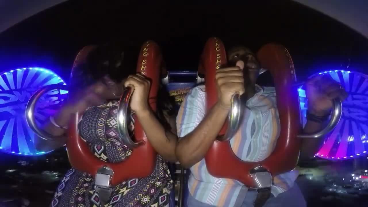 Guy Freaks Out During Slingshot Ride at Amusement Park - video Dailymotion