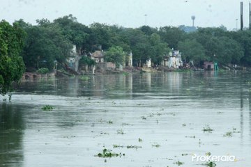 യമുനാ നദിയിൽ ജലനിരപ്പ് അപകടനിലയ്ക്കു മുകളിൽ | Oneindia Malayalam