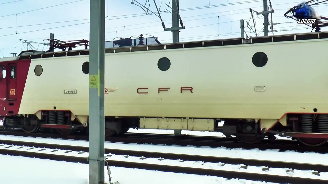 060-EA1 41-0928-2 & Mecanic de Treaba/Nice Engineer in Gara Arad Station - 24 March 2018