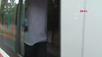 İstanbul Lüks Cip Duvarı Aşıp Evin Bahçesine Uçtu; Dede Torun Yaralandı