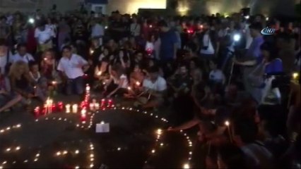 Yunan Halkı Yangın Faciasında Ölenleri Unutmadı