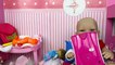 Bebés Nenucos hacen regalos sorpresa a muñeca bebé Lucía Mundo Juguetes y vídeos de muñecas español