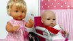 Bebé Ana cuida a la muñeca Lucía en silla de ruedas Los mejores juguetes de muñecas en español