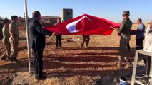 Suriye sınırına 6 metrelik Türk bayrağı - ŞANLIURFA