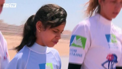 Une association propose à des malvoyants de s’initier au surf