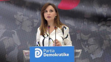 Ora News - Tabaku: Qeveria vjedh 1/3 e taksave, jep tendera pa garë