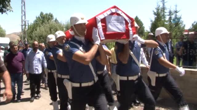 Mesai Arkadaşının Şehit Ettiği Polis Memuru Son Yolcuğuna Uğurlandı
