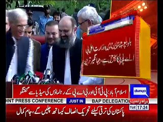 Pervez Khattak Befitting Reply on Fake Propagandas