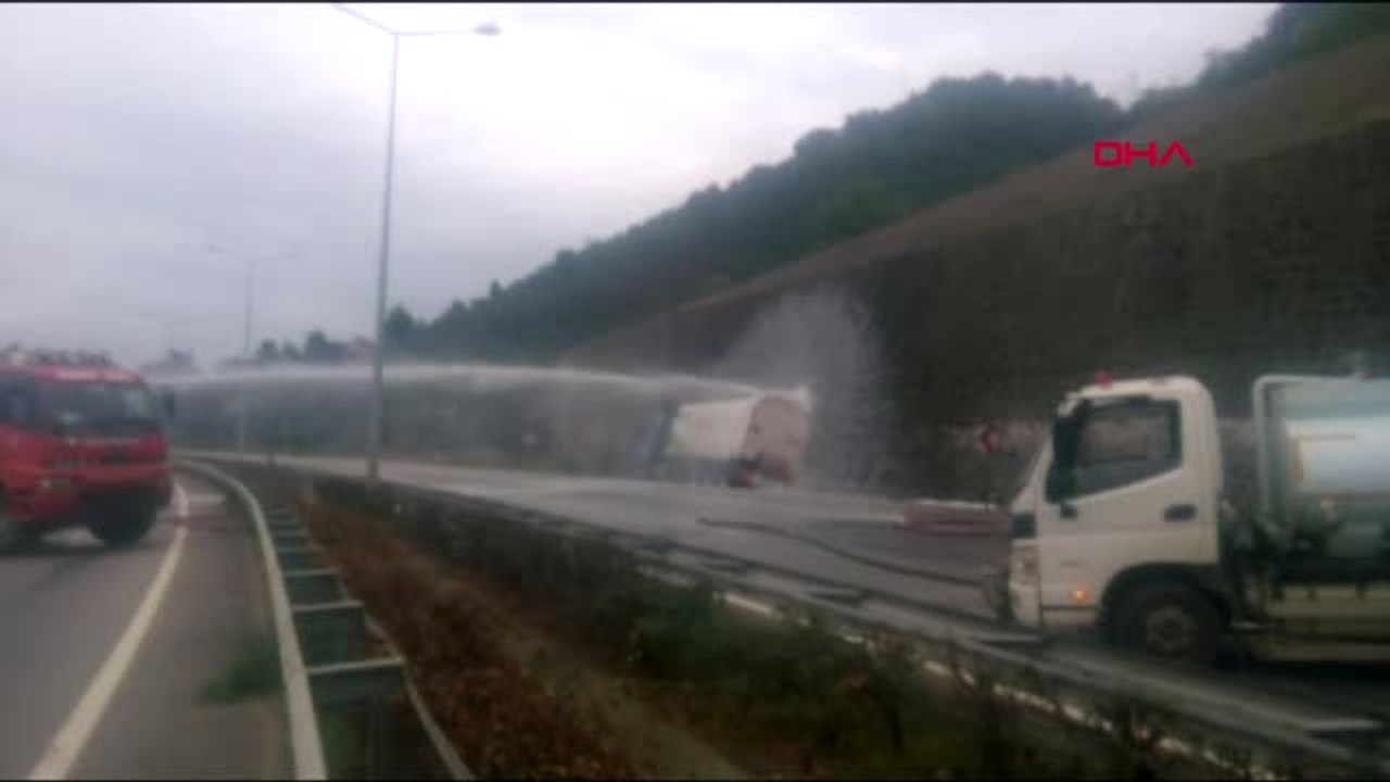 Giresun Lpg Yüklü Tanker Duvara Çarptı Karadeniz Sahil Yolu Trafiğe Kapandı