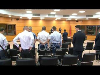 Ora News - Vetingu shkarkon dhe kryeprokurorin e Tiranës, Dritan Rreshka