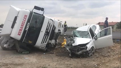 Otomobil Tırla Çarpıştı: 1 Ölü, 3 Yaralı