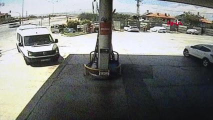 Konya Lpg Doldurulan Otomobilde Yangın Çıktı 2 Yaralı