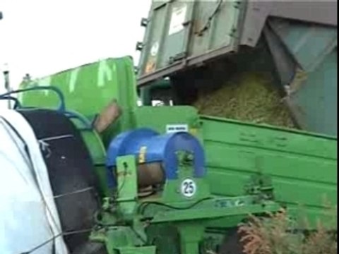 confection SILO - boudin ensilage maïs.