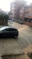 Rruga 'Haxhi Zeka’ në Prishtinë vërshohet nga uji