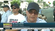 Universitarios salvadoreños marchan para conmemorar masacre de 1975
