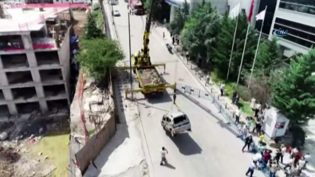Ümraniye'de İstinat Duvarının Çöktüğü Alanda Çalışmalar Sürüyor