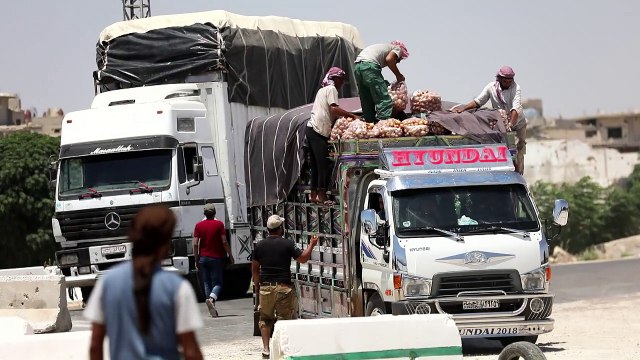 أطراف النزاع في سوريا تفرقهم المعارك وتجمعهم الملايين