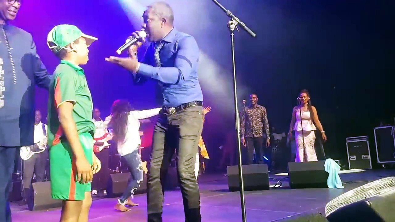 Un jeune garçon impressionne Youssou Ndour et Mbaye Dieye Faye