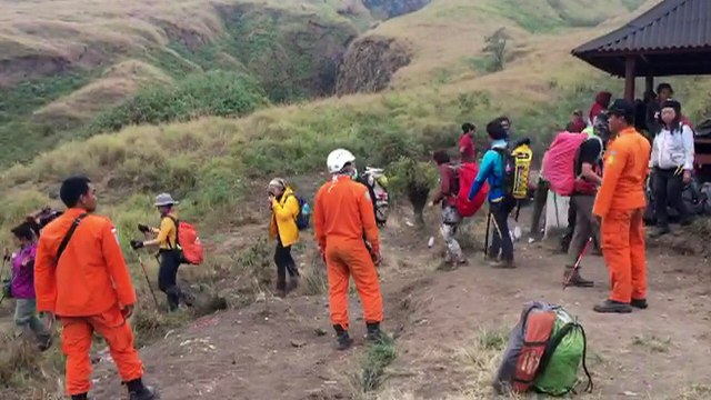 Senderistas evacuados tras sismo en Indonesia narran su angustia