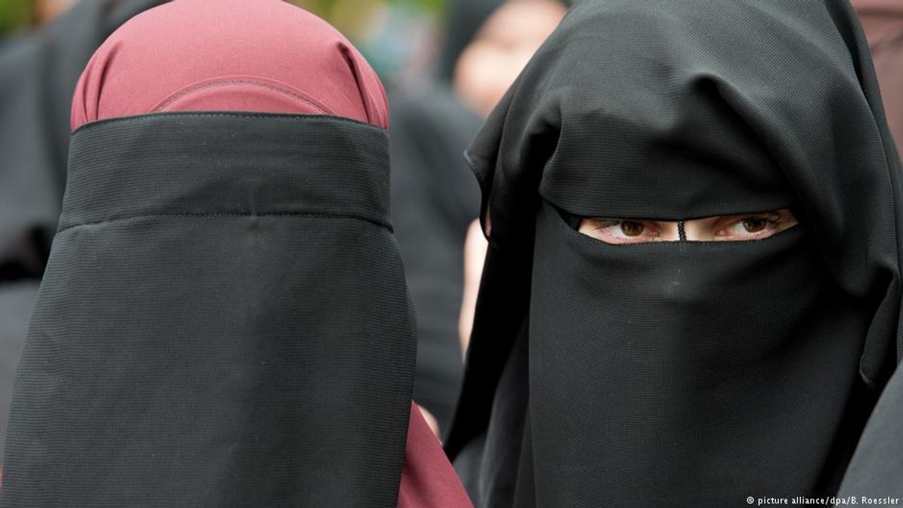 الدنمارك: مسلمة منقبة تتحدى حظر النقاب بالحرية الشخصية