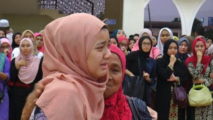 Loved ones pay last respect to Lombok earthquake victim
