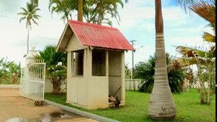 Kevin McCloud Escape to the Wild S01xxE01 Tonga - Part 03