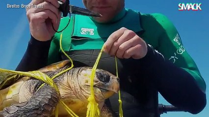 Kayak feito com balões