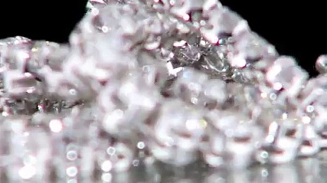 We are pleased to announce that we now stock the FlexiLink diamond tennis bracelet Original – and the very first – FlexiLink diamond line bracelet that demons