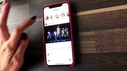 How to add rainbow text to your Instagram stories! 