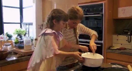 There Goes The Motherhood S01 - Ep03 Mind Your Manners HD Watch