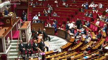 Moções de censura não avançam na França