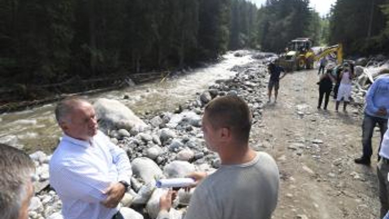 DIÁR: Prezident A. Kiska navštívi povodňami postihnuté oblasti v Tatrách