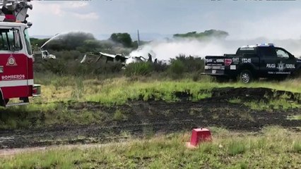 Centenar de pasajeros sobreviven a desplome de avión en México