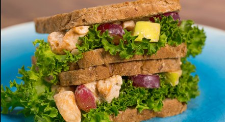 طريقة عمل سلطة الدجاج بالزبادي اليوناني