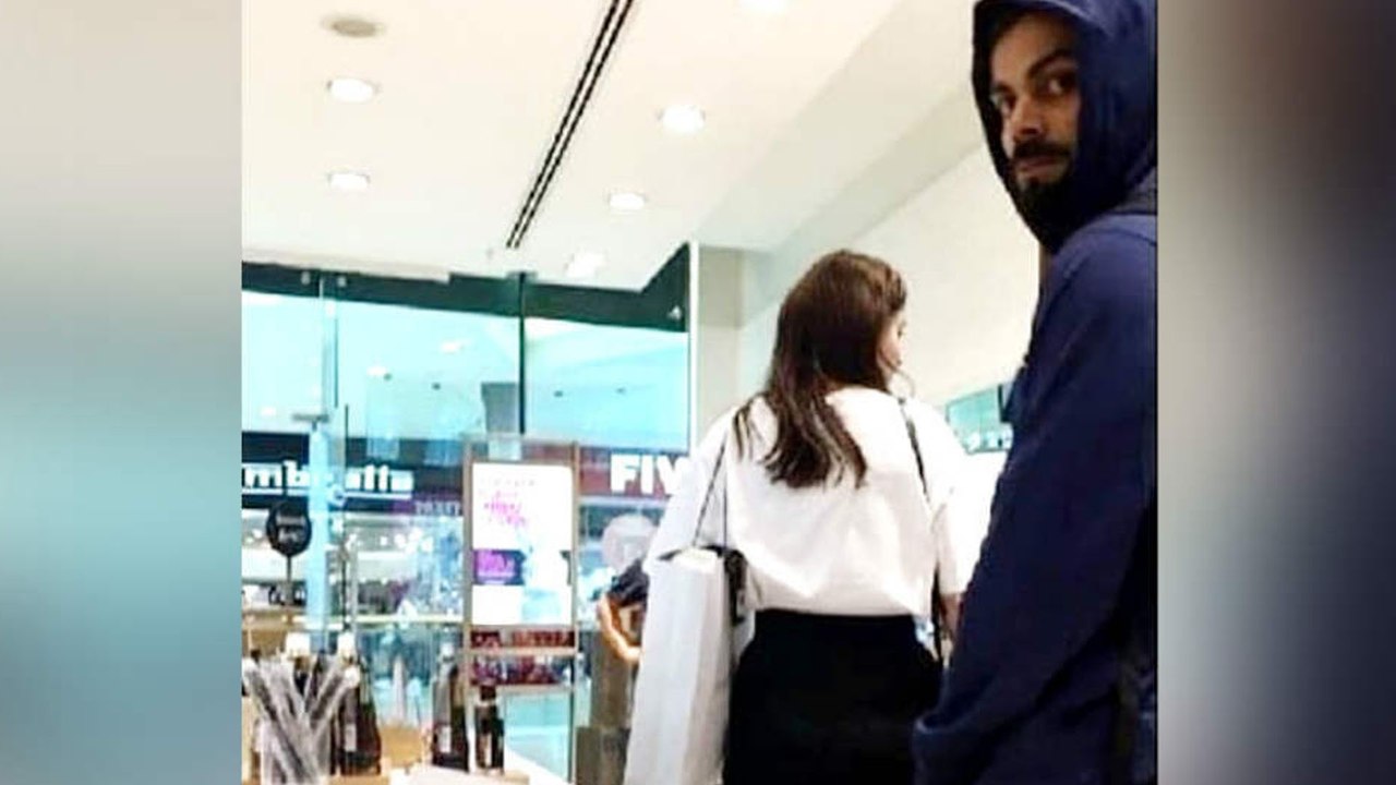Virat Kohli Goes For Shopping With Anushka Shrama Before Match
