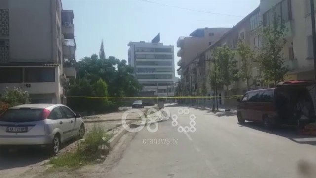 Ora News - Vlorë, dyshime për eksploziv në një makinë pranë Drejtorisë së Policisë