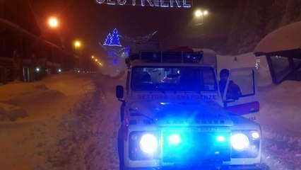 Slavina travolge Sestriere, la neve sommerge le case (IL VIDEO) - Notizie.it